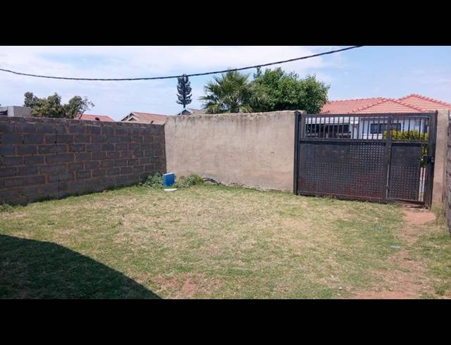 2 BEDROOM HOUSE FOR SALE IN FLEURHOF